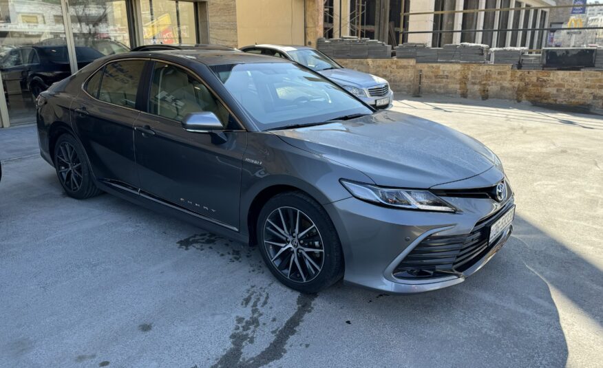 Toyota Camry GLE 2023