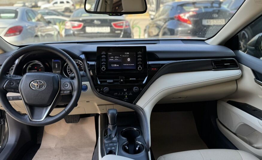 Toyota Camry GLE 2023